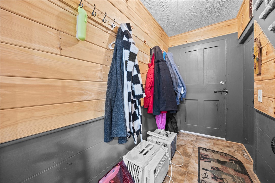 2385 Dow Road York, NY 14533 - Photo 16 of 43 Mudroom leading to the Side Concrete Patio and to