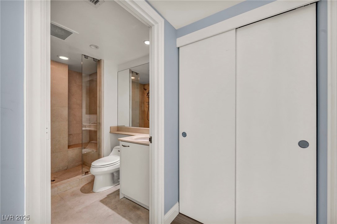 2777 Paradise Road, Unit 301 Las Vegas, NV 89109 - Photo 20 of 36 Closet in foyer to 2nd bedroom