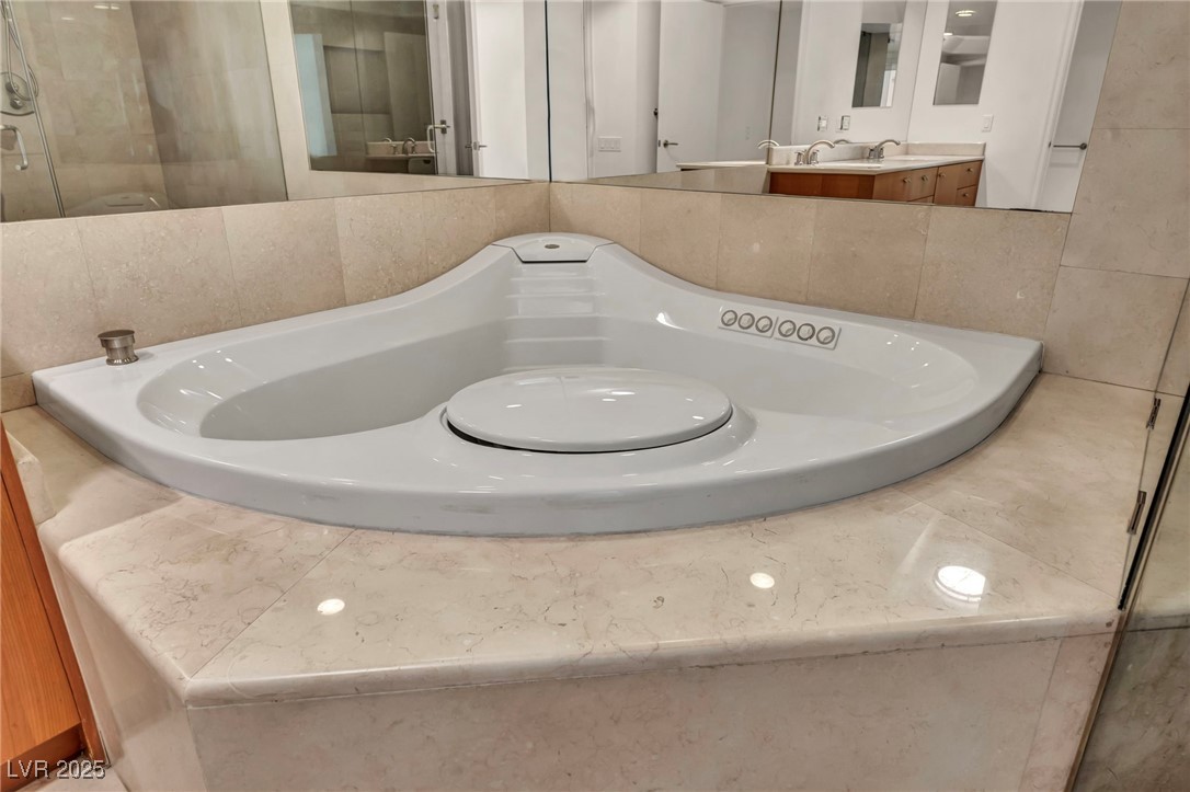 2777 Paradise Road, Unit 301 Las Vegas, NV 89109 - Photo 27 of 36