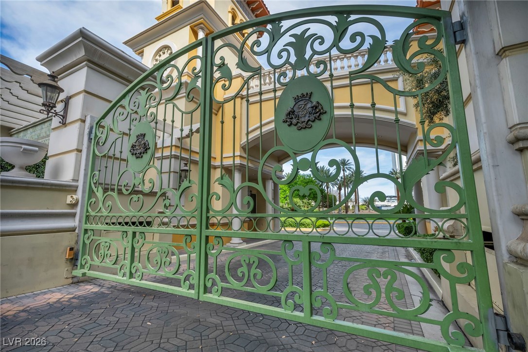 2777 Paradise Road, Unit 301 Las Vegas, NV 89109 - Photo 33 of 36 Guard-gated main entry
