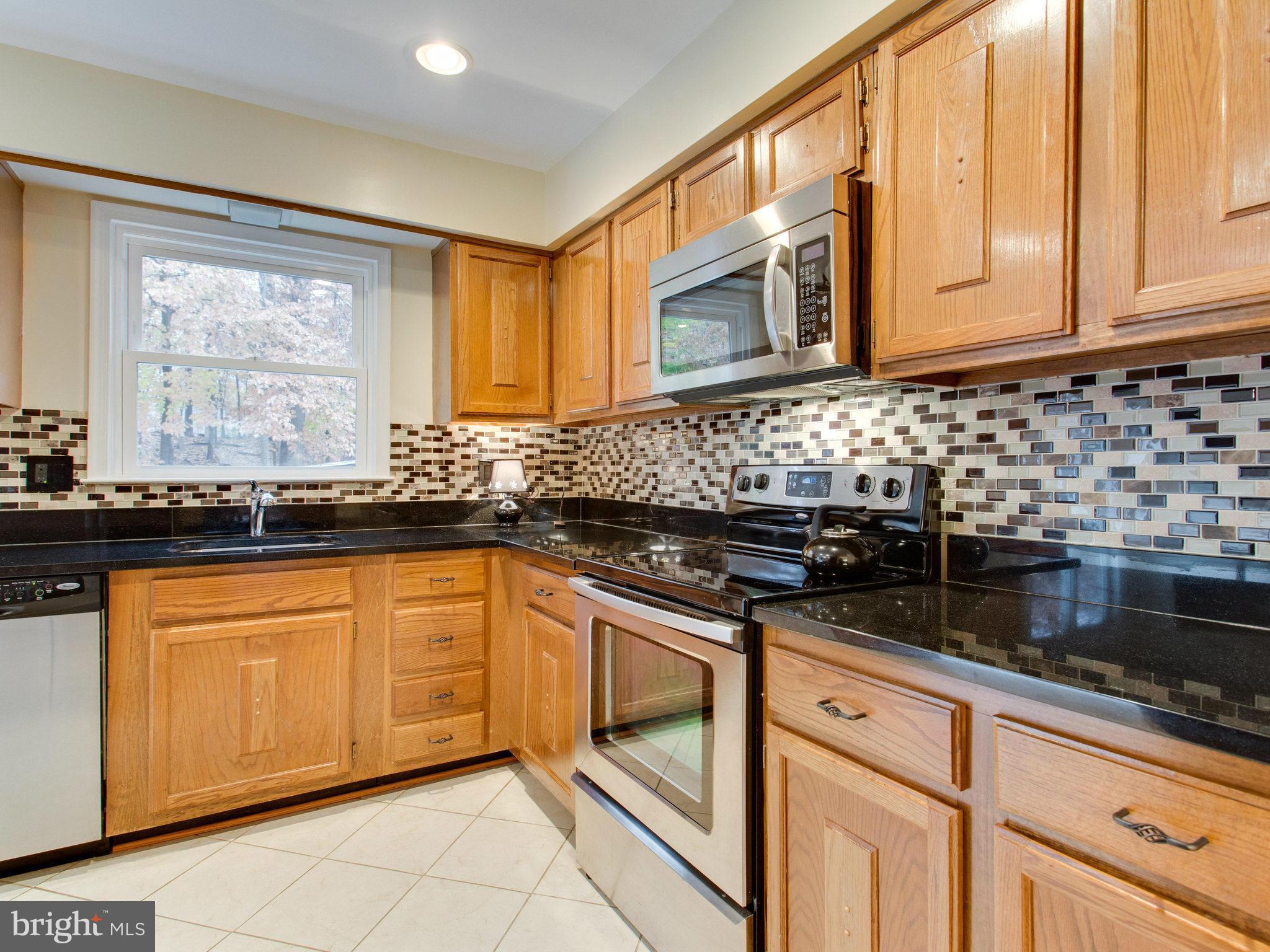 6272 Rathlin Drive Springfield, VA 22152 - Photo 14 of 30 Kitchen