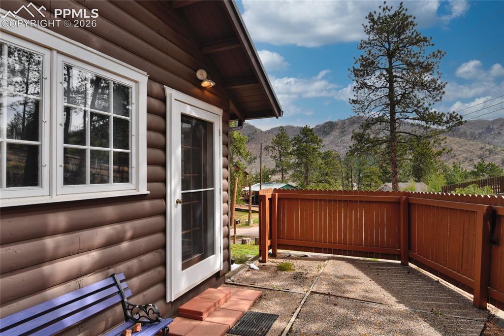 9455 Mohawk Trail Cascade, CO 80809 - Photo 22 of 33 Private little patio off of the kitchen