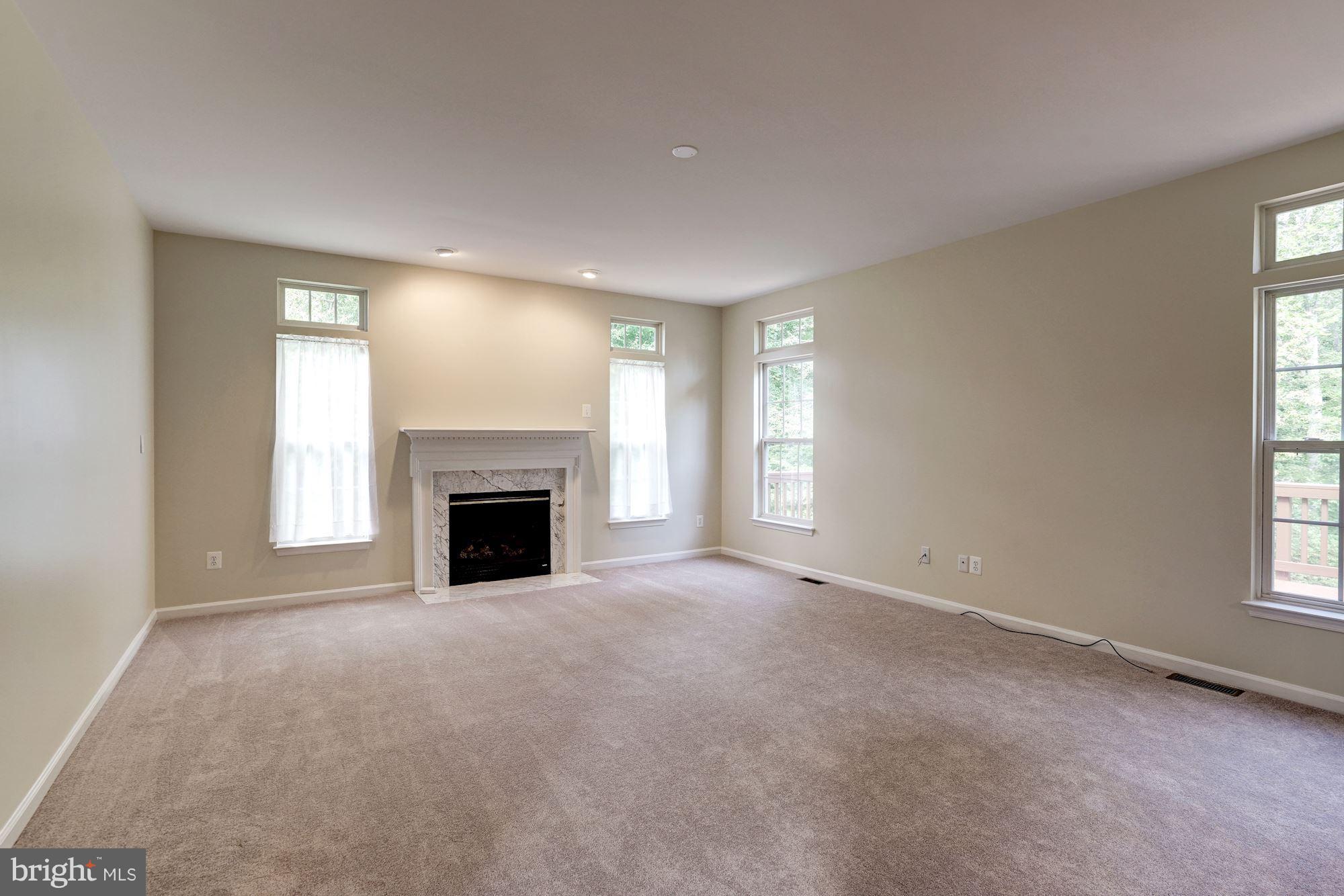 11709 Kahns Road Manassas, VA 20112 - Photo 11 of 30 Family Room