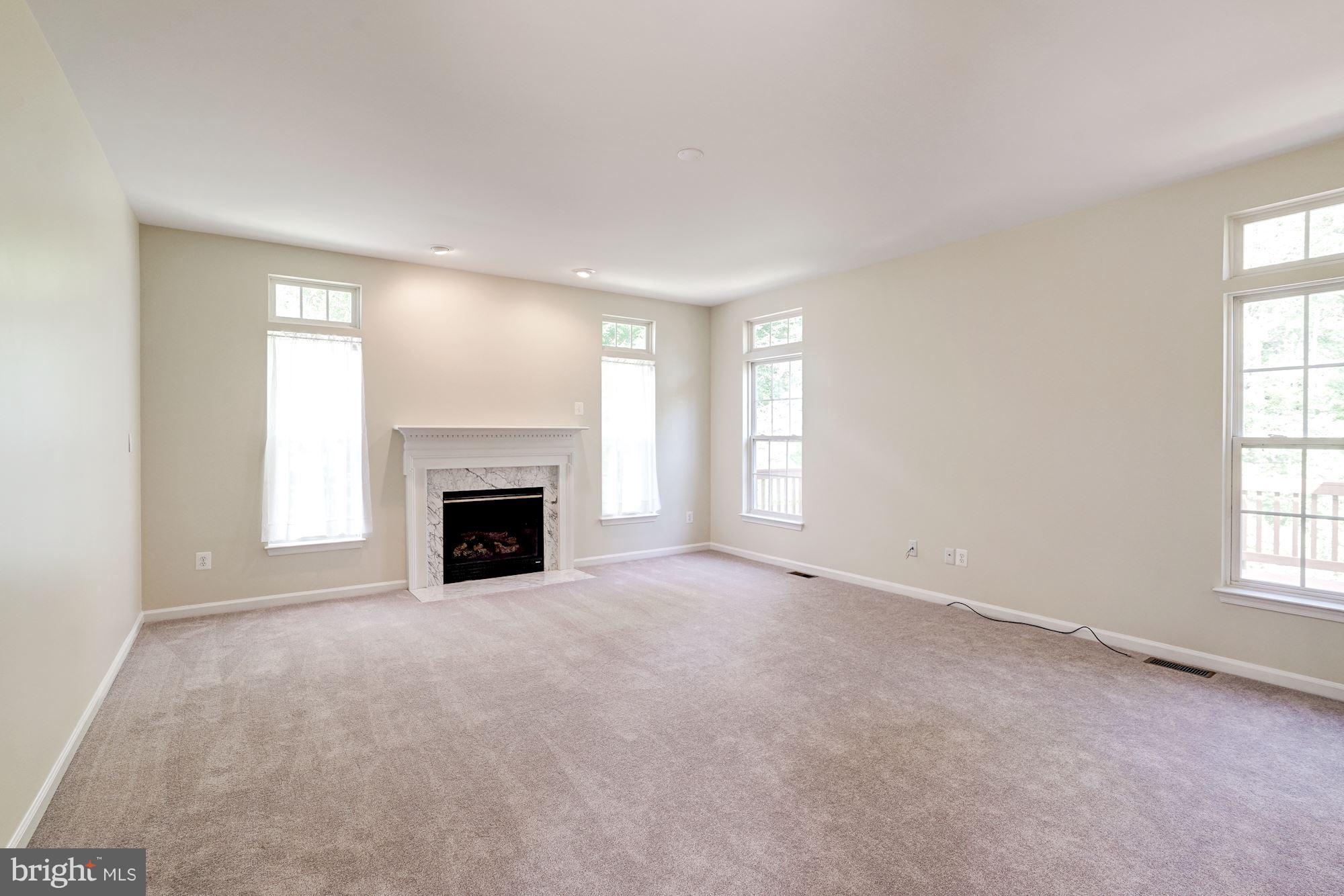 11709 Kahns Road Manassas, VA 20112 - Photo 13 of 30 Family Room