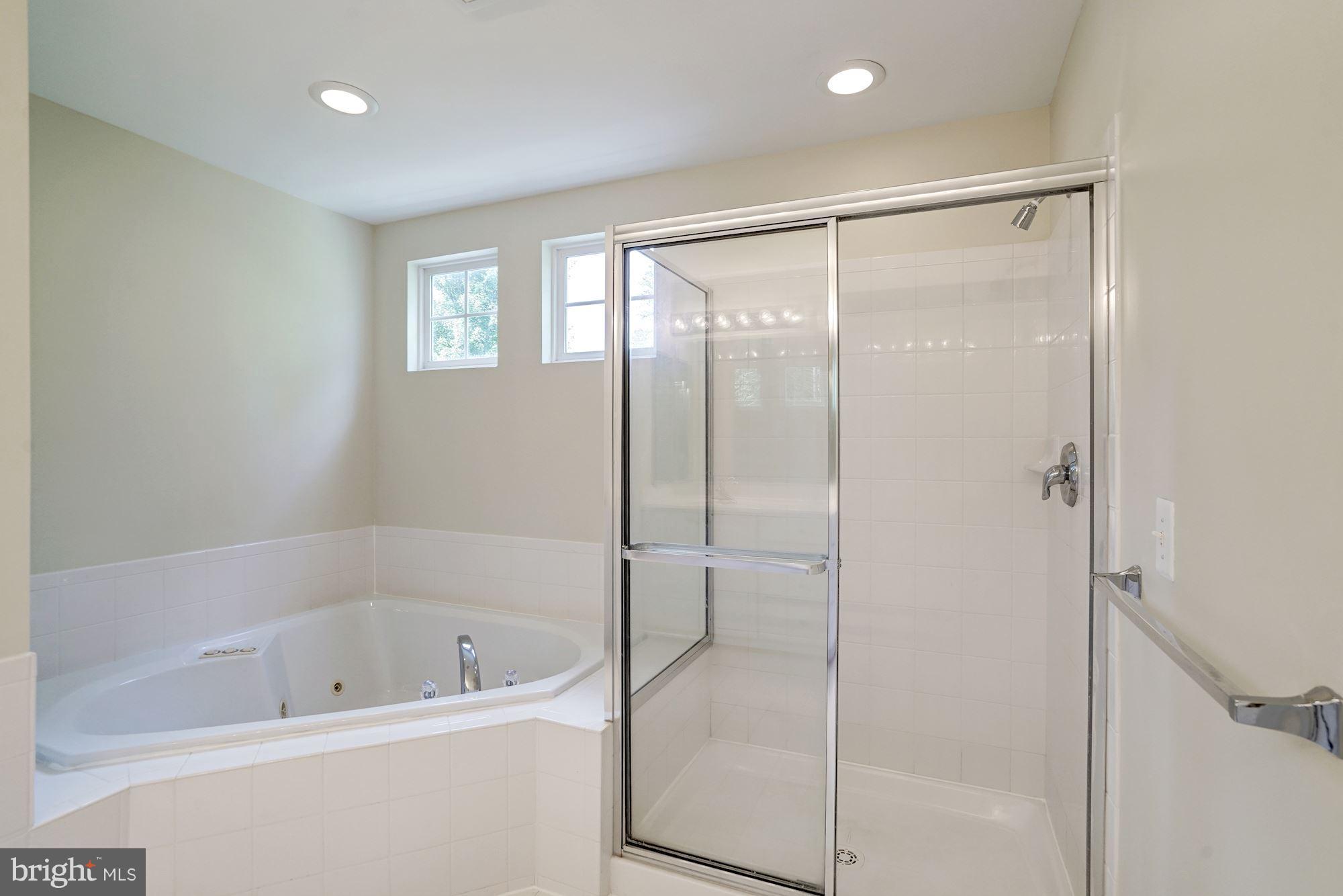 11709 Kahns Road Manassas, VA 20112 - Photo 18 of 30 Master Bathroom