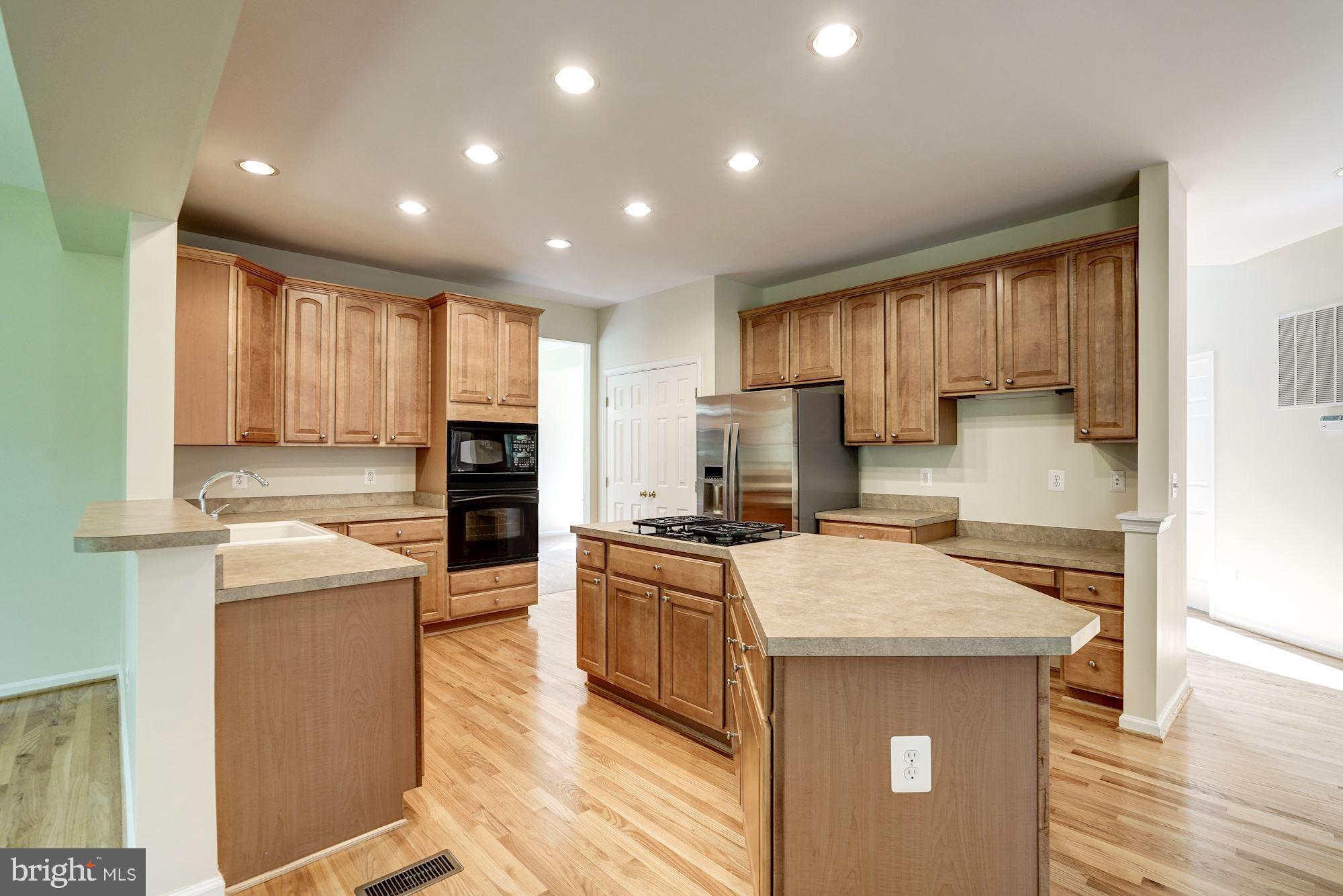 11709 Kahns Road Manassas, VA 20112 - Photo 7 of 30 Kitchen