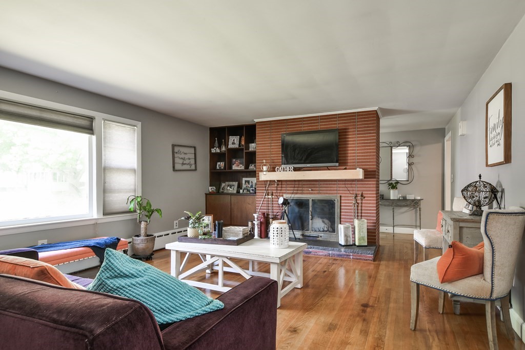 10 Bellmore Road Framingham, MA 01702 - Photo 2 of 12 Gallery Image 2