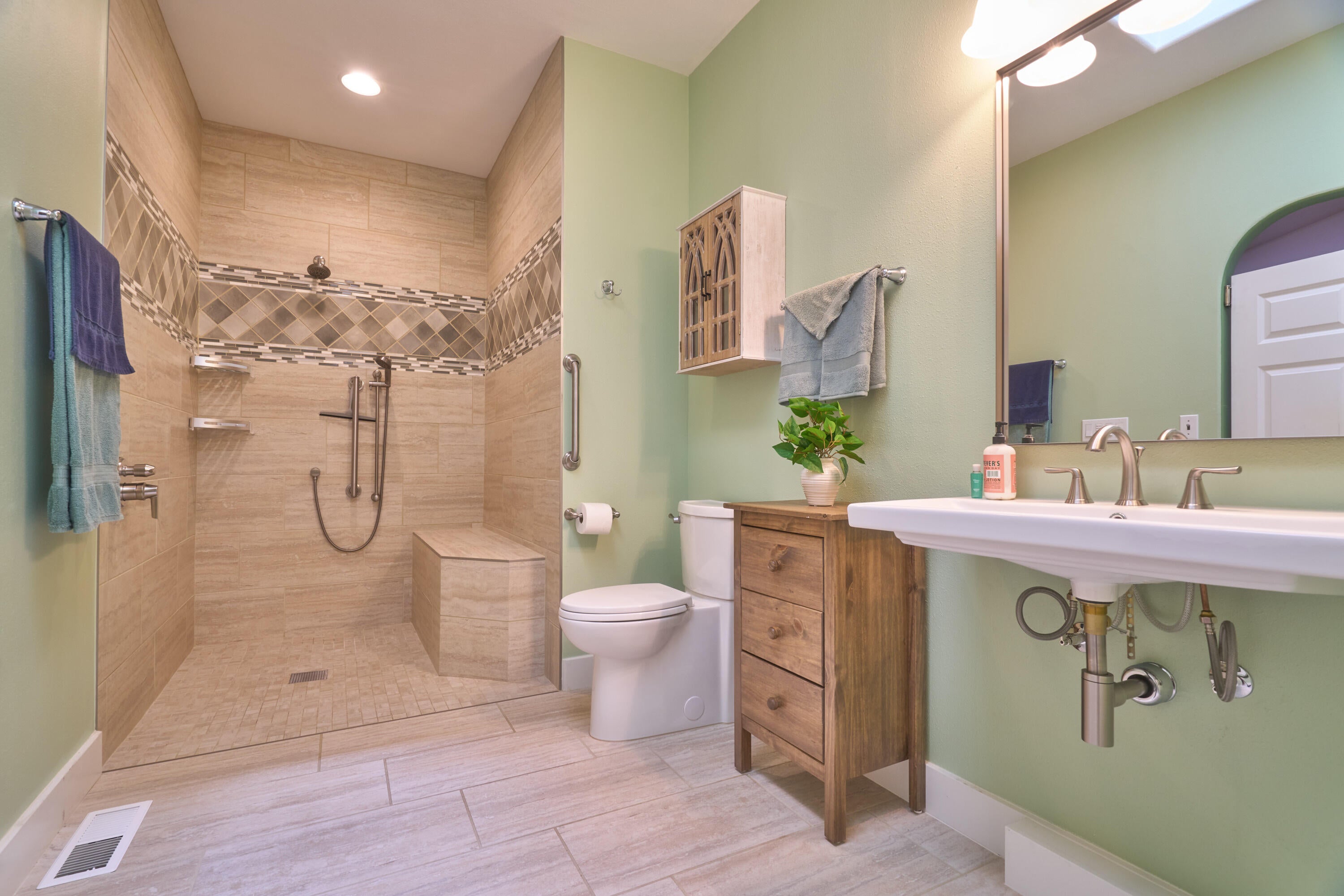 621 Nepenthe Road Ashland, OR 97520 - Photo 17 of 52 621 Nepenthe Rd_Ashland_21