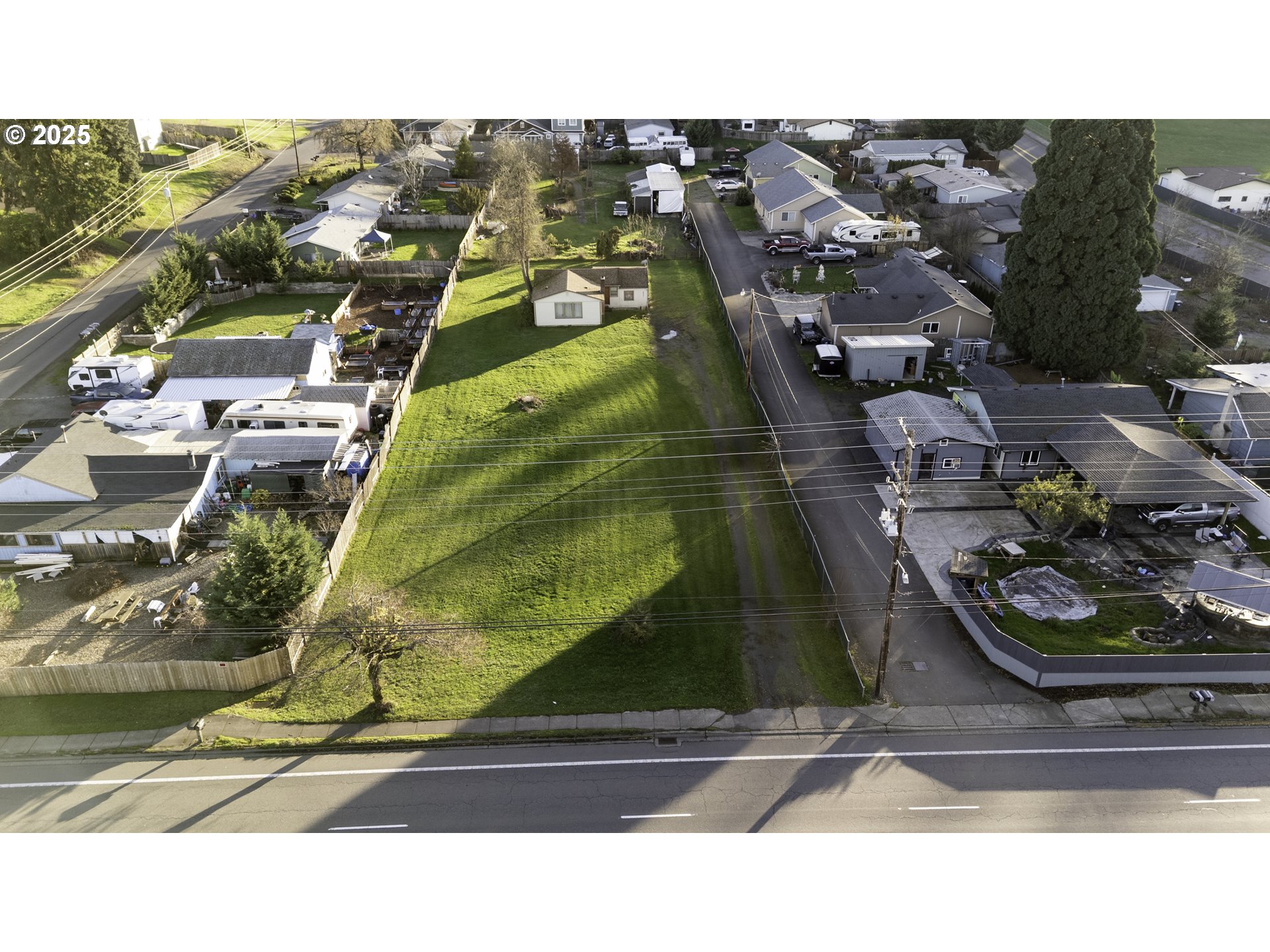 6981 Main Street Springfield, OR 97478 - Photo 1 of 8 a picture of city view
