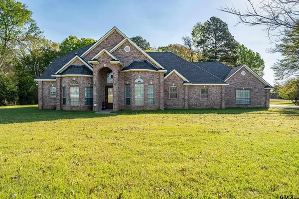$750,000 | 18008 Farm To Market Road 2015, Tyler, TX 75706