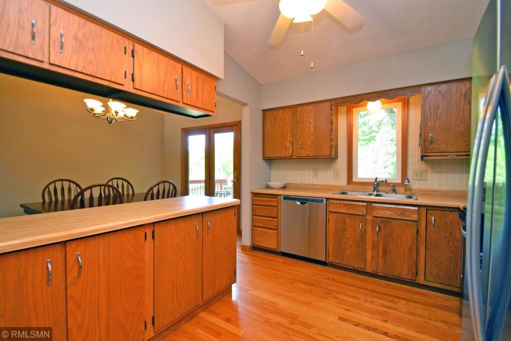 4645 Beacon Hill Road Eagan, MN 55122 - Photo 11 of 36 Gallery Image 11