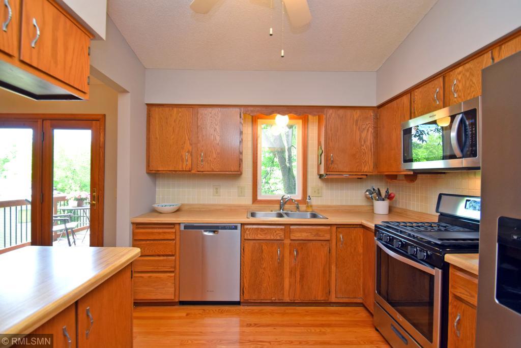 4645 Beacon Hill Road Eagan, MN 55122 - Photo 12 of 36 Gallery Image 12