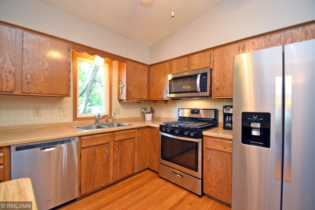 4645 Beacon Hill Road Eagan, MN 55122 - Photo 13 of 36 Gallery Image 13
