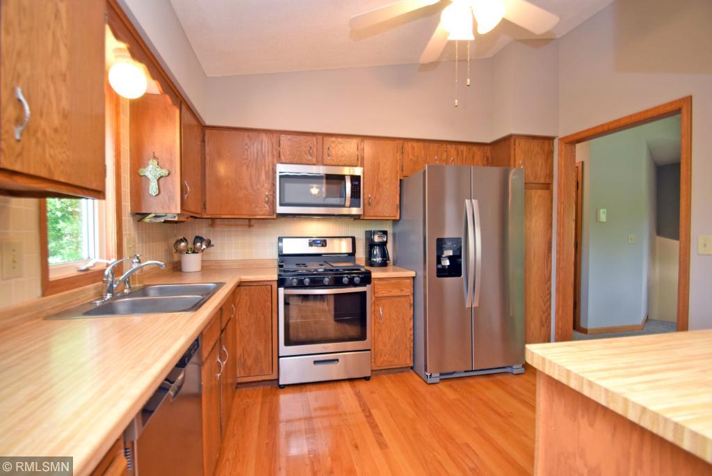 4645 Beacon Hill Road Eagan, MN 55122 - Photo 14 of 36 Gallery Image 14