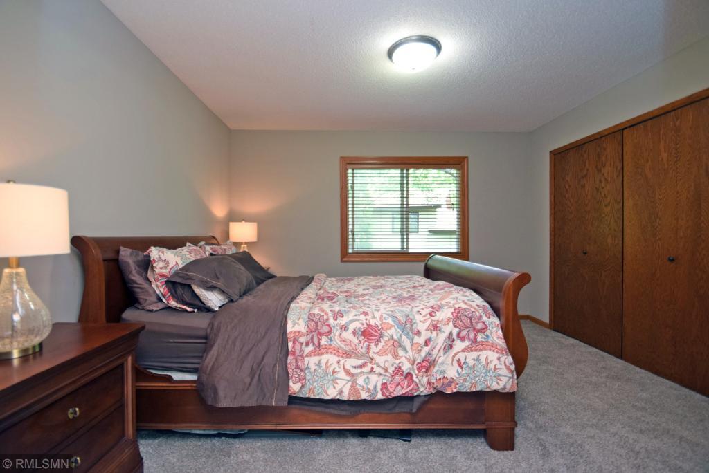 4645 Beacon Hill Road Eagan, MN 55122 - Photo 18 of 36 Gallery Image 18