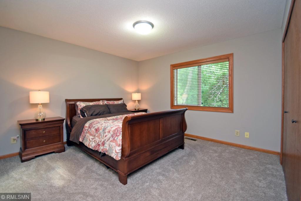 4645 Beacon Hill Road Eagan, MN 55122 - Photo 19 of 36 Gallery Image 19