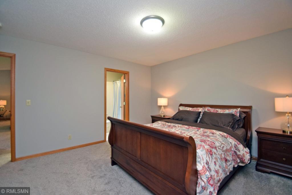 4645 Beacon Hill Road Eagan, MN 55122 - Photo 20 of 36 Gallery Image 20