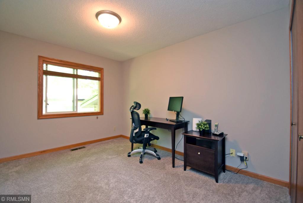 4645 Beacon Hill Road Eagan, MN 55122 - Photo 23 of 36 Gallery Image 23
