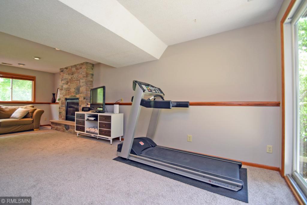 4645 Beacon Hill Road Eagan, MN 55122 - Photo 30 of 36 Gallery Image 30