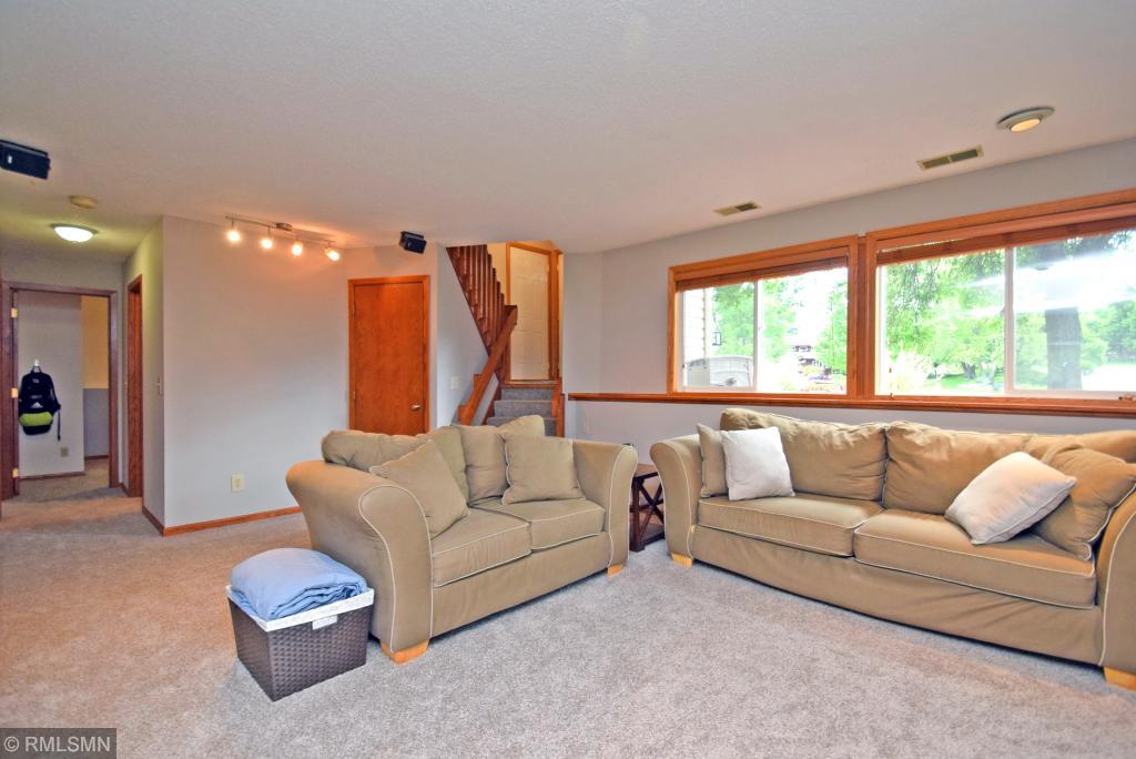 4645 Beacon Hill Road Eagan, MN 55122 - Photo 32 of 36 Gallery Image 32