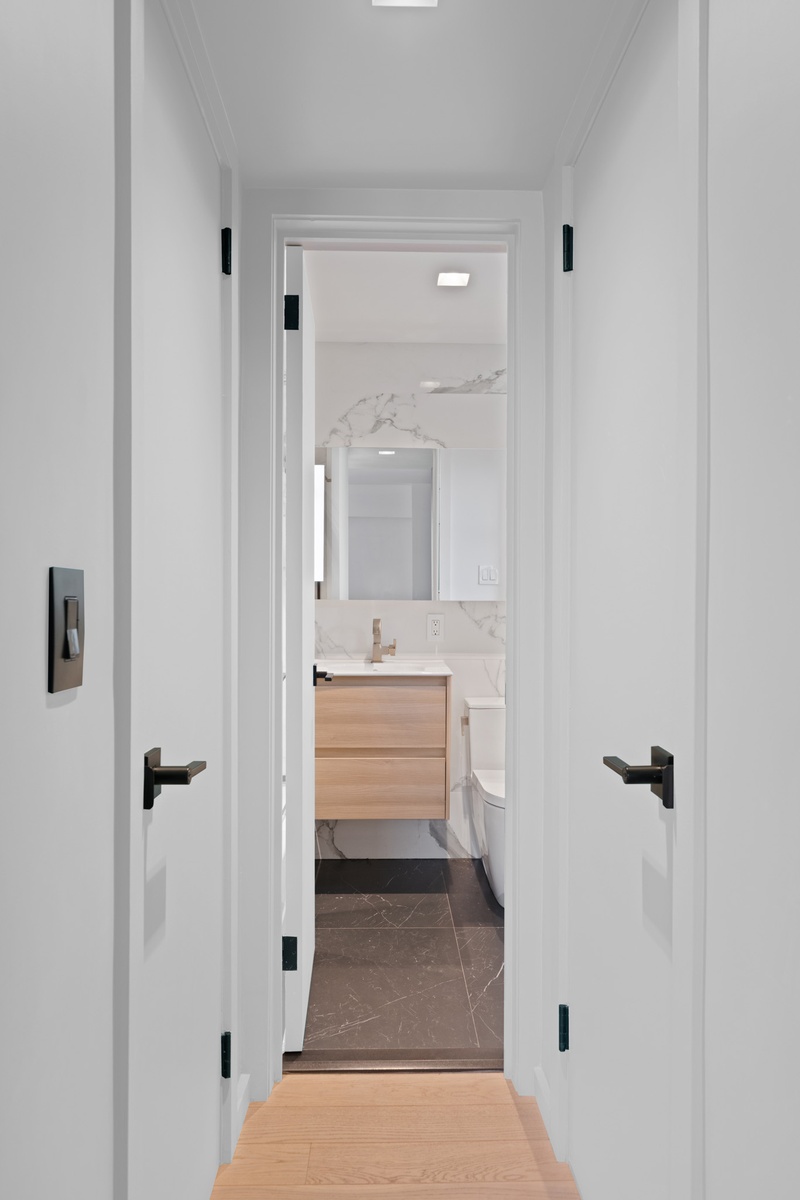 201 West 21st Street, Unit 11K Manhattan, NY 10011 - Photo 12 of 19