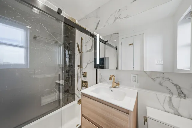 $585,000 | 201 West 21st Street, Unit 11K | Chelsea