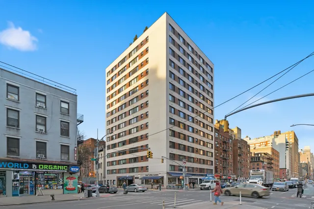 $585,000 | 201 West 21st Street, Unit 11K | Chelsea