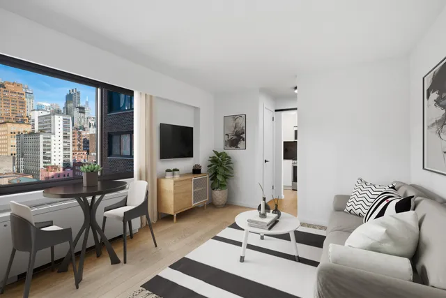 $585,000 | 201 West 21st Street, Unit 11K | Chelsea