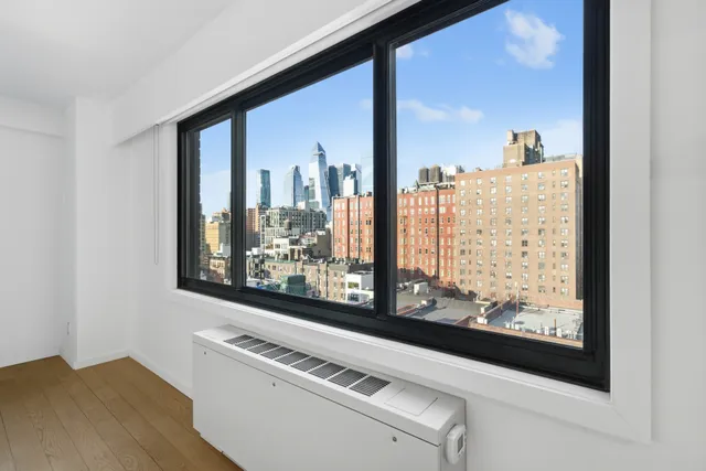 $585,000 | 201 West 21st Street, Unit 11K | Chelsea