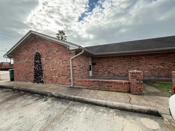 $295,000 | 445 North 18th Street, Beaumont, TX 77707