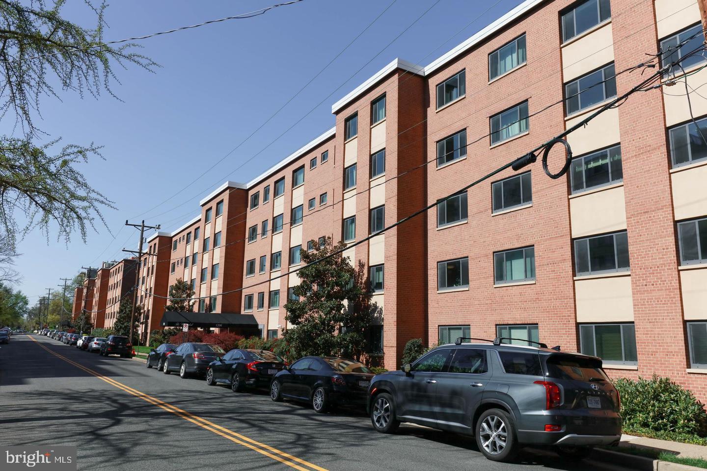 Parking in Front or in Large Rear Parking Lot