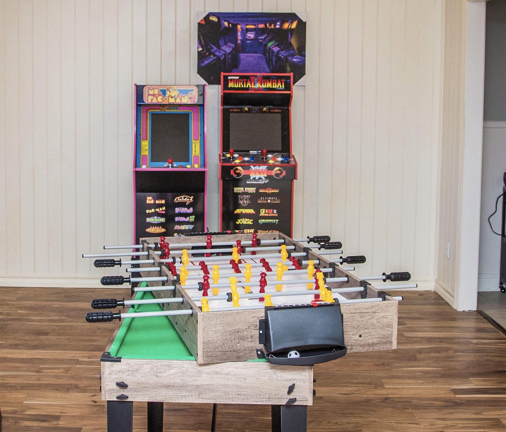 5407 79th Street Lubbock, TX 79424 - Photo 11 of 19 a room with toys and wooden floor