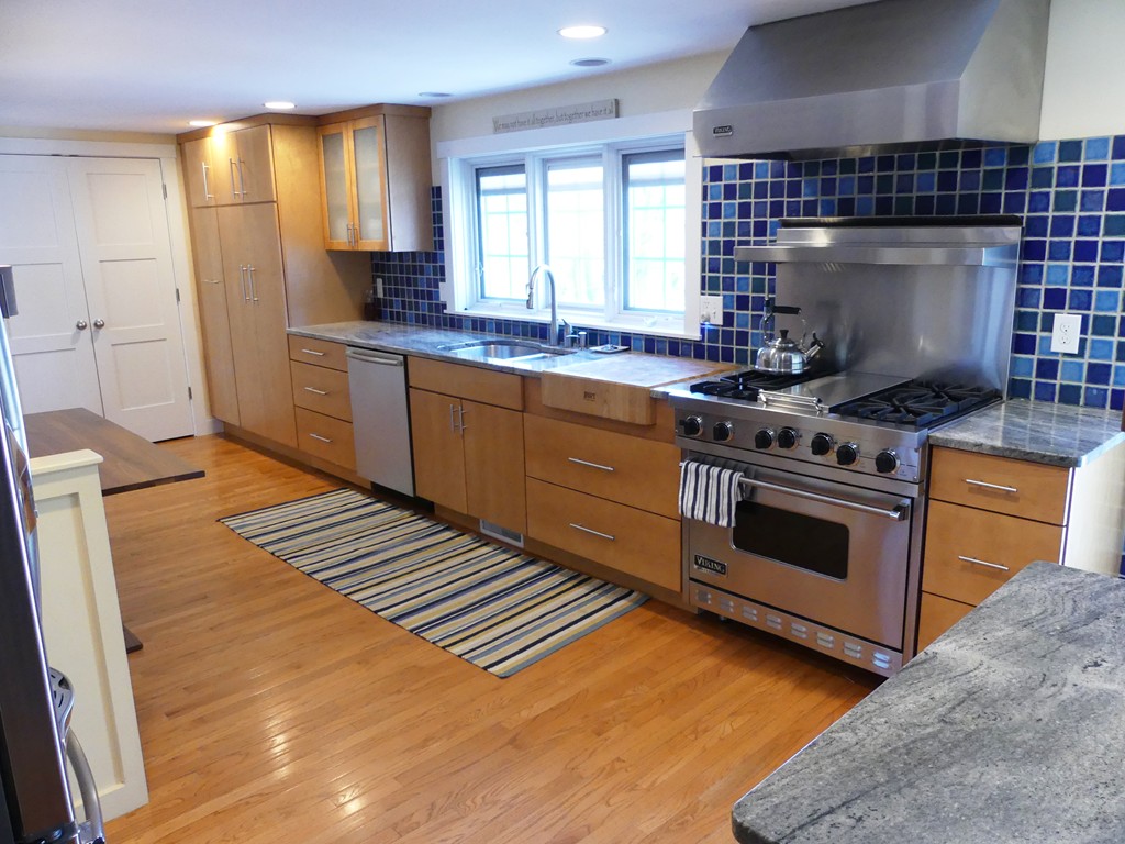355 River Road Andover, MA 01810 - Photo 6 of 28 Gallery Image 6