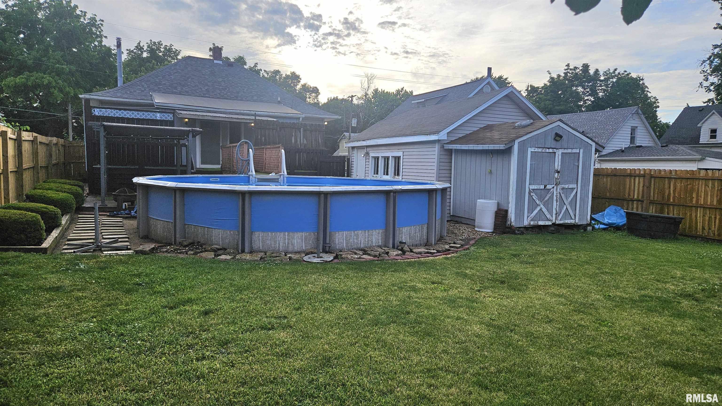 517 Baxter Court Canton, IL 61520 - Photo 33 of 39