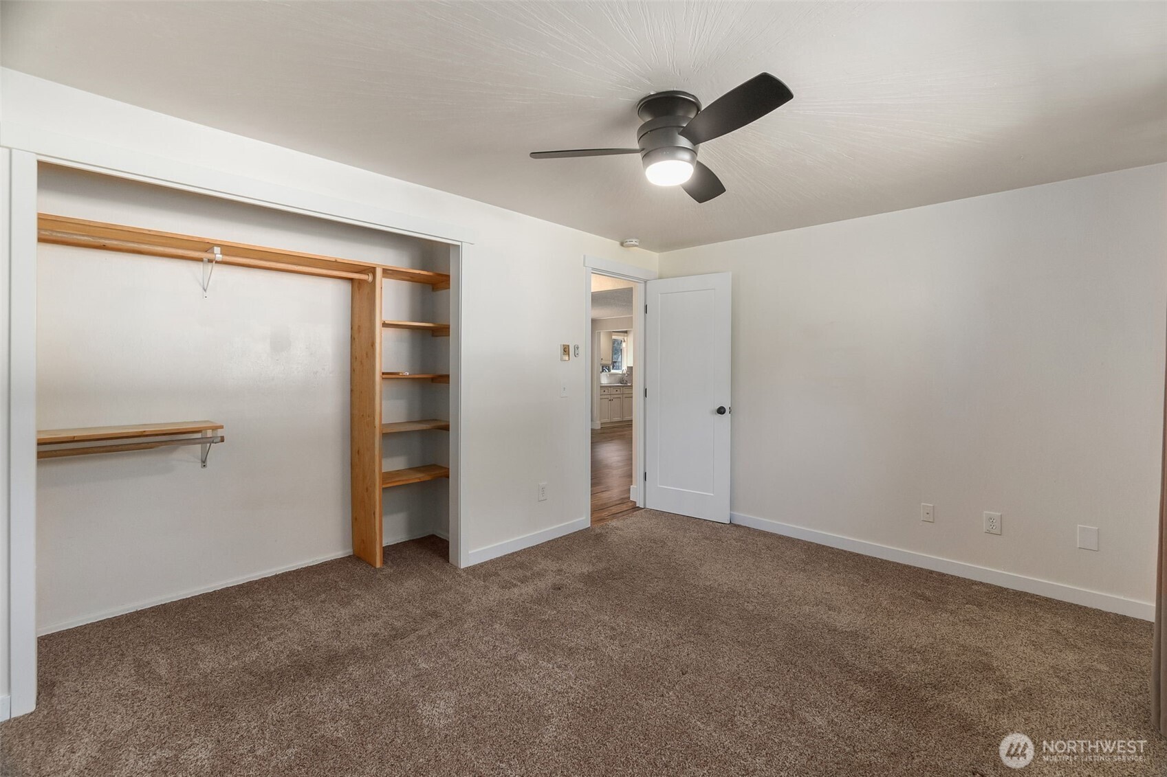 5424 Schoth Road Southwest Tumwater, WA 98512 - Photo 11 of 29 Gallery Image 11