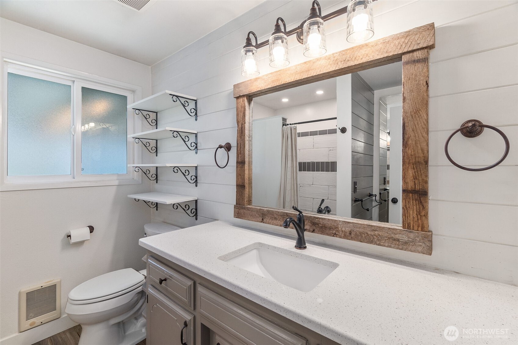 5424 Schoth Road Southwest Tumwater, WA 98512 - Photo 12 of 29 Gallery Image 12