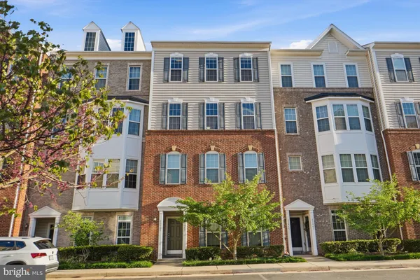 $3,200 | 43849 Kingston Station Terrace, Ashburn, VA 20148