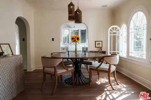 $2,449,000 | 1060 Superba Avenue, Venice, CA 90291