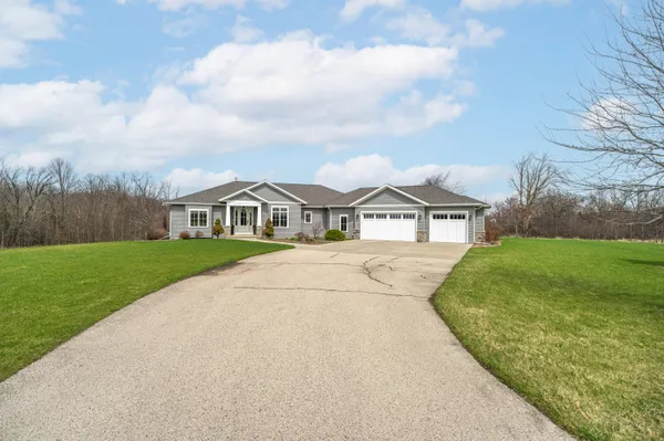 $749,900 | W3869 Garden Drive, Eden, WI 53019
