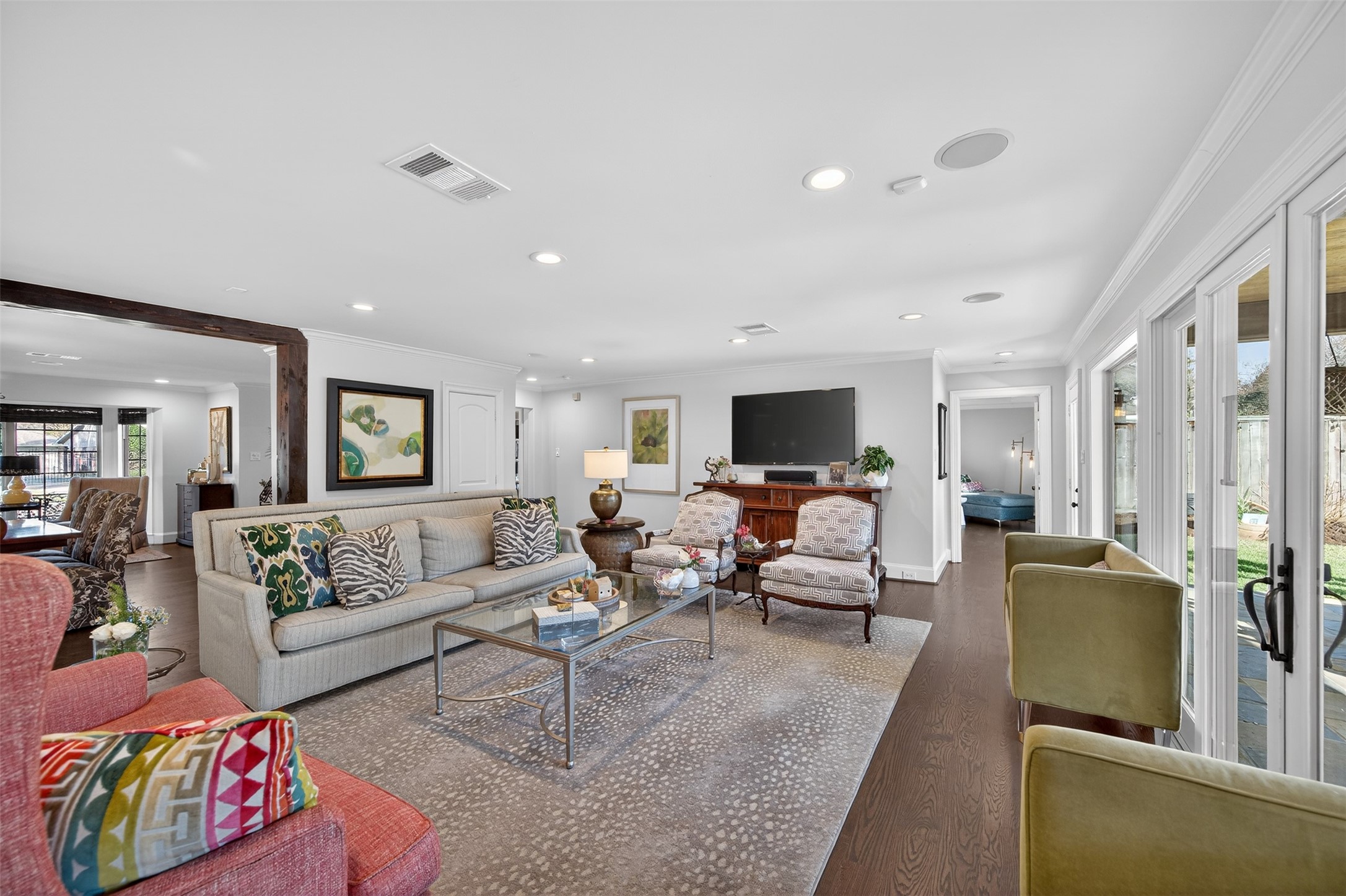 13315 Tosca Lane Houston, TX 77079 - Photo 12 of 42 a living room with furniture and a flat screen tv