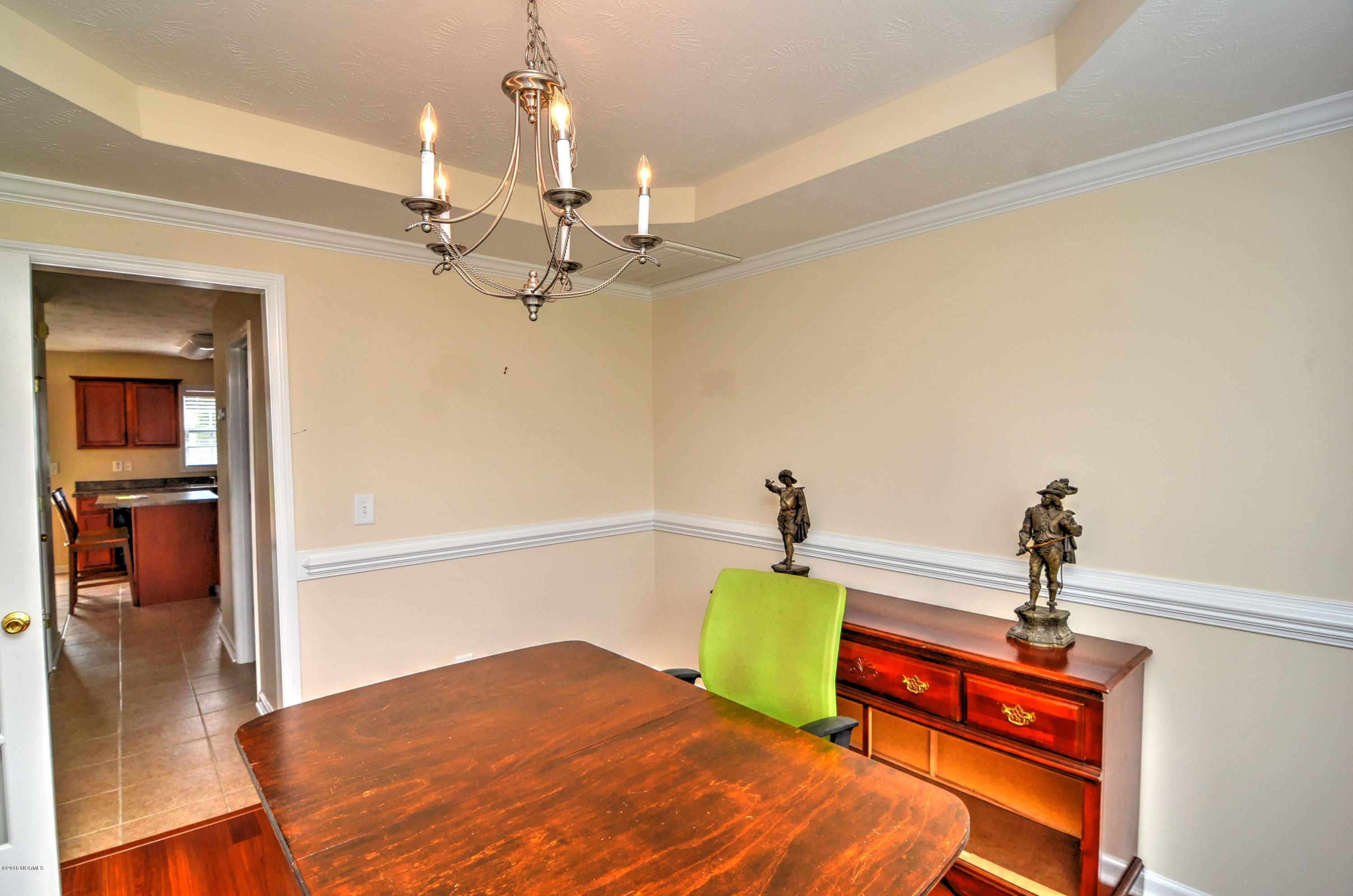218 Target Lane Hubert, NC 28539 - Photo 4 of 32 Trey Ceiling in Dining