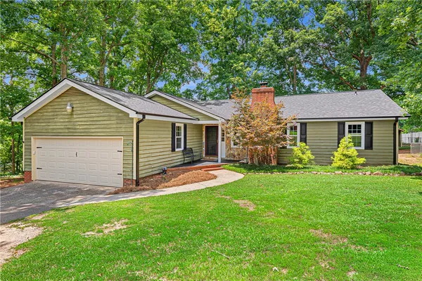 $369,900 | 121 White Oak Drive, Easley, SC 29642