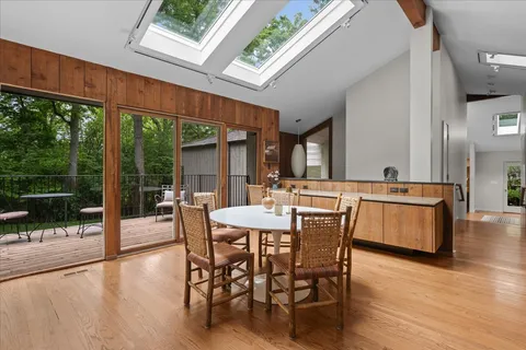 $1,695,000 | 550 South Green Bay Road, Lake Forest, IL 60045