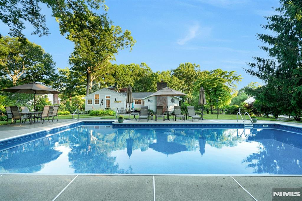 195 Overlook Place Mahwah, NJ 07430 - Photo 4 of 5