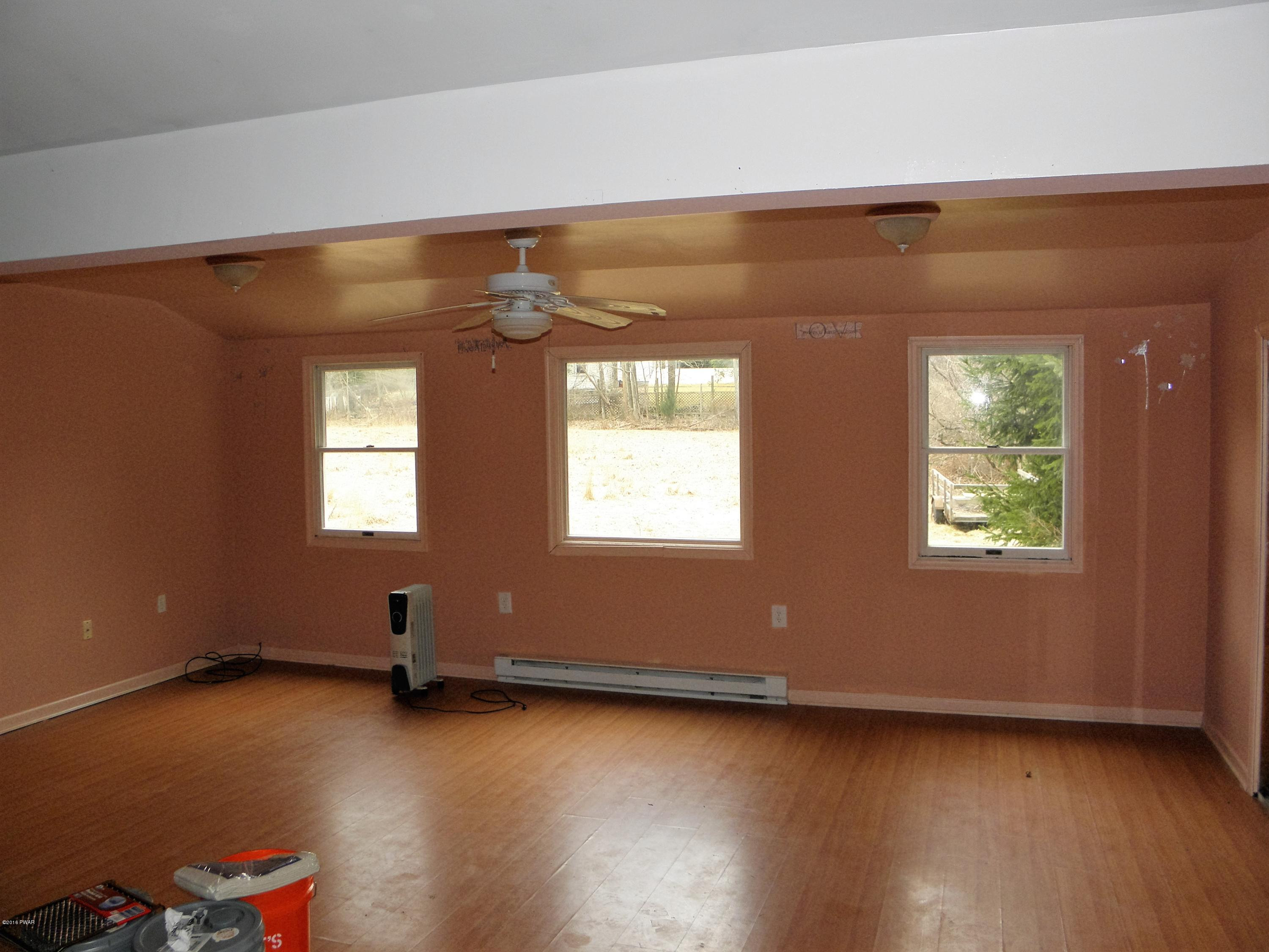 12 Riverside Avenue Hawley, PA 18428 - Photo 10 of 16