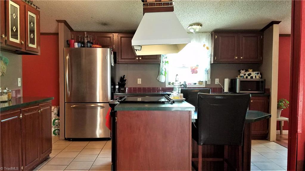 1179 North Clodfelter Road High Point, NC 27265 - Photo 3 of 28 Gallery Image 3