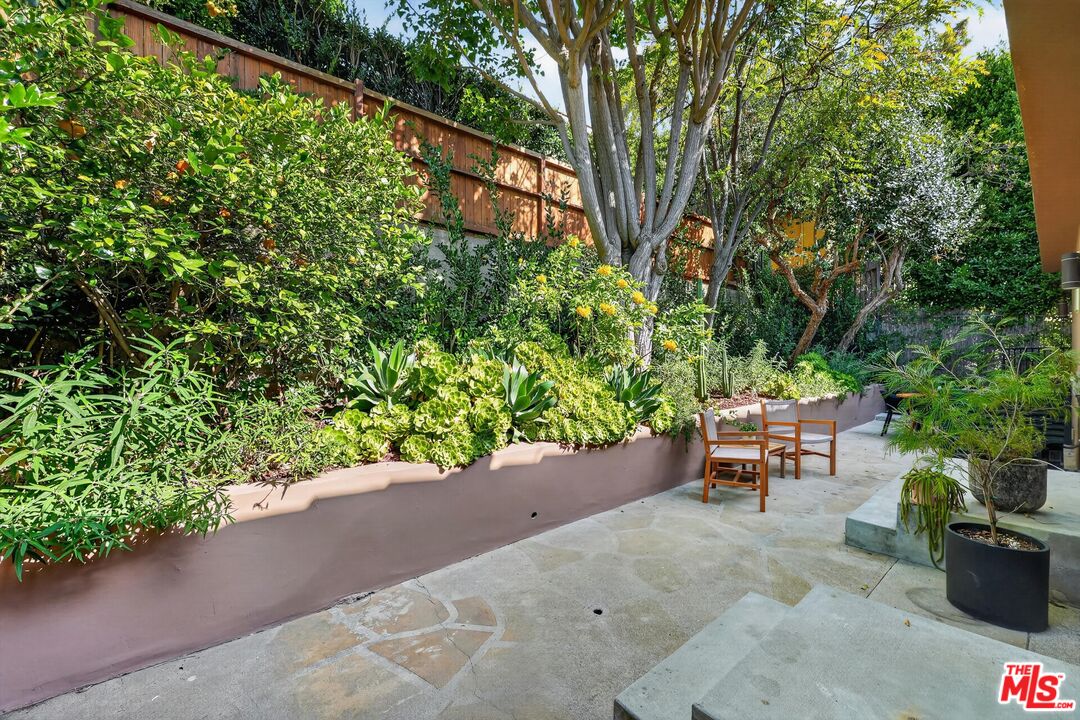 1515 Rendall Place Los Angeles, CA 90026 - Photo 30 of 46