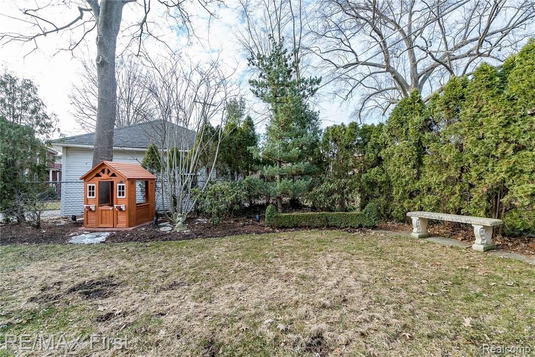 1241 Bedford Road Grosse Pointe, MI 48230 - Photo 43 of 46 1241-Bedford-43.jpg