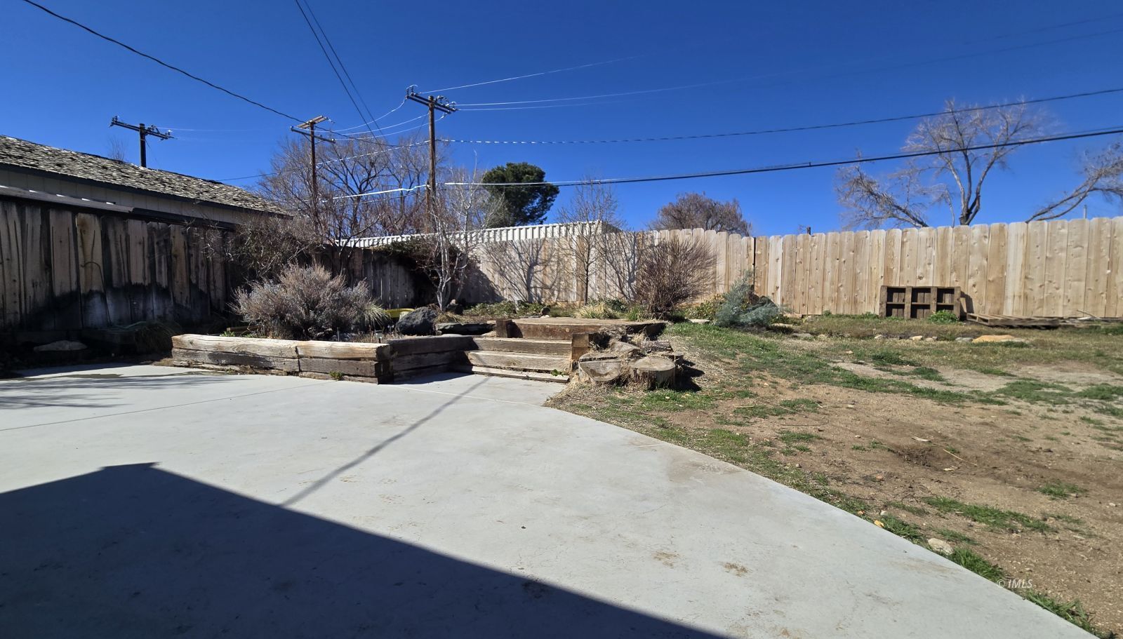 3028 Laurel Road Bishop, CA 93514 - Photo 18 of 21 a view of a house with a patio