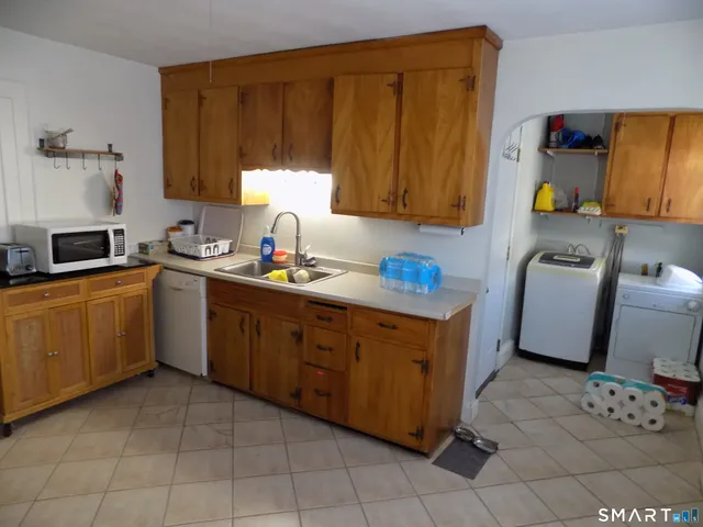 $359,900 | 14 Pratt Street, Bristol, CT 06010